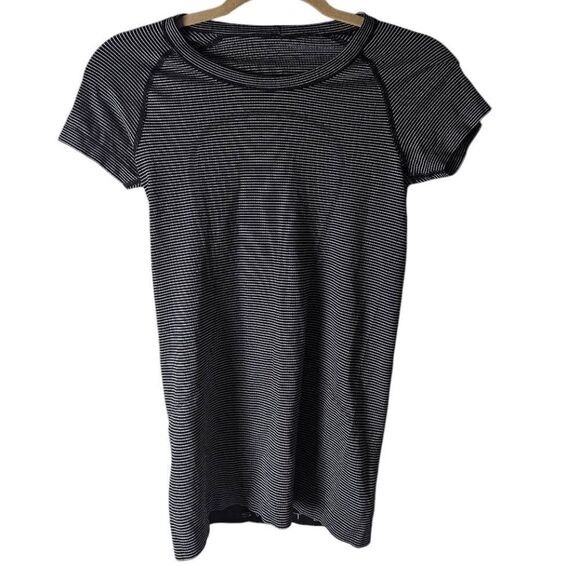 LULULEMON ATHLETICA Swiftly Tech Short Sleeve Size 4 - Picture 4 of 5